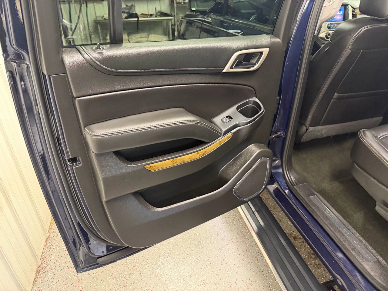 GMC Yukon XL Denali 4WD 2017