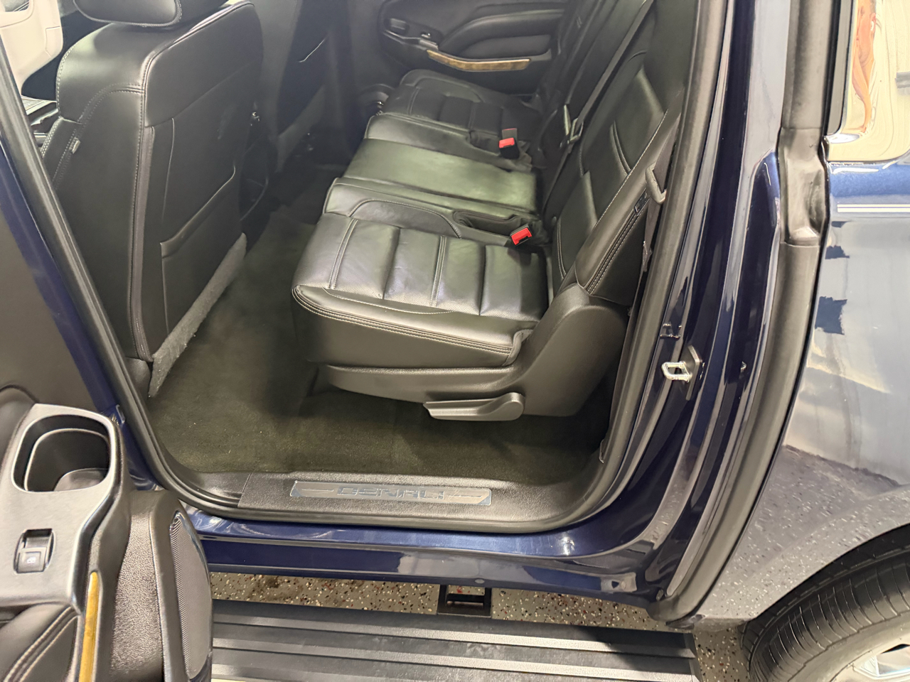 GMC Yukon XL Denali 4WD 2017