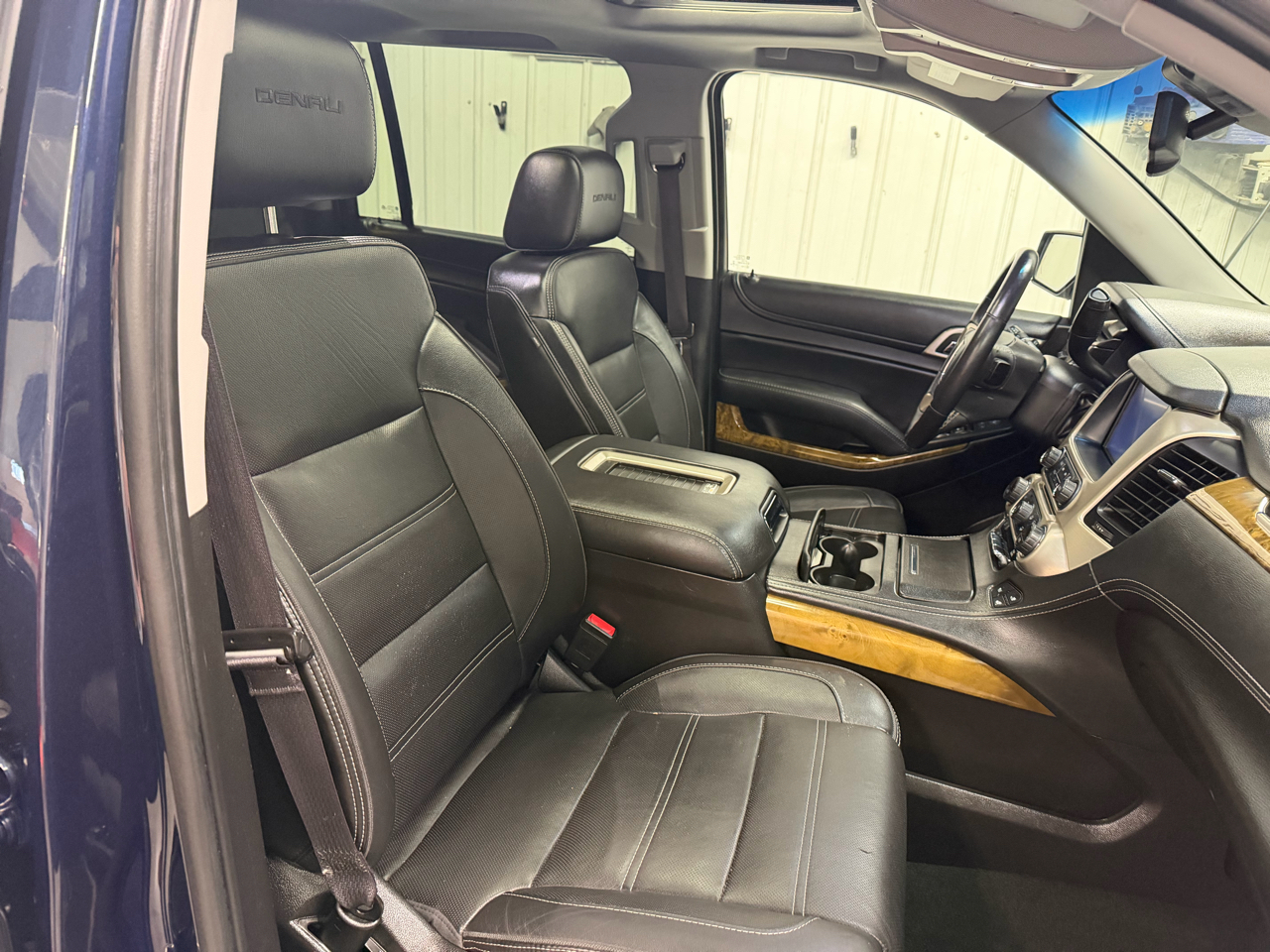 GMC Yukon XL Denali 4WD 2017