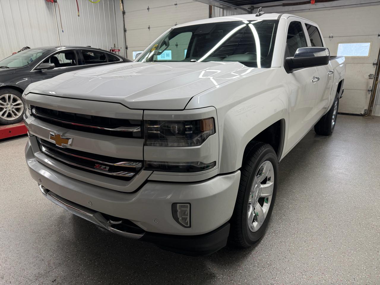 Chevrolet Silverado 1500 4WD Crew Cab 143.5" LTZ 2017