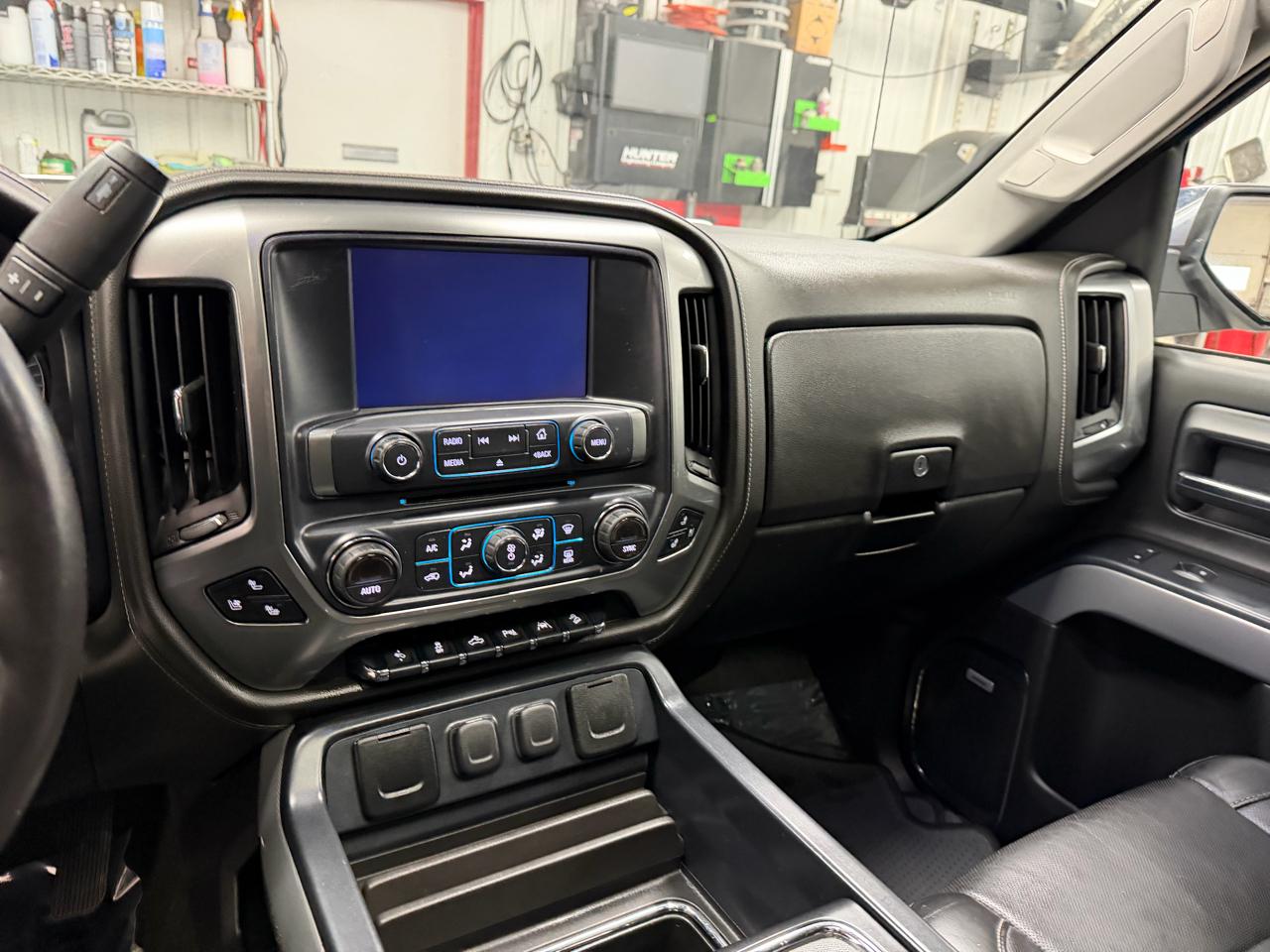 Chevrolet Silverado 1500 4WD Crew Cab 143.5" LTZ 2017