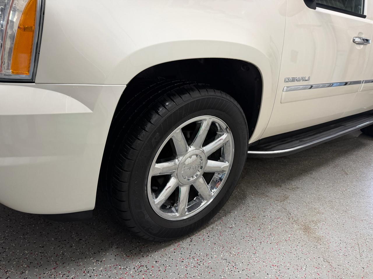 GMC Yukon Denali XL 4WD 2013