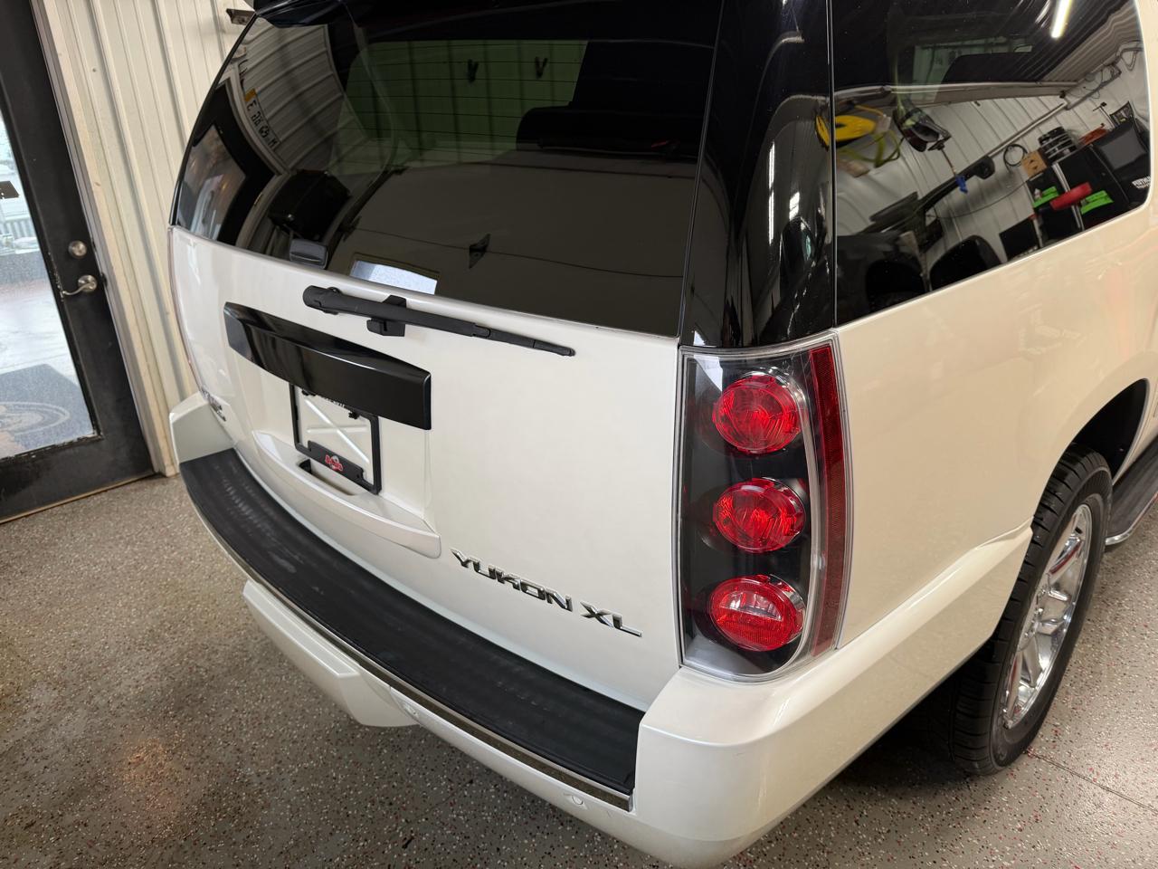 GMC Yukon Denali XL 4WD 2013