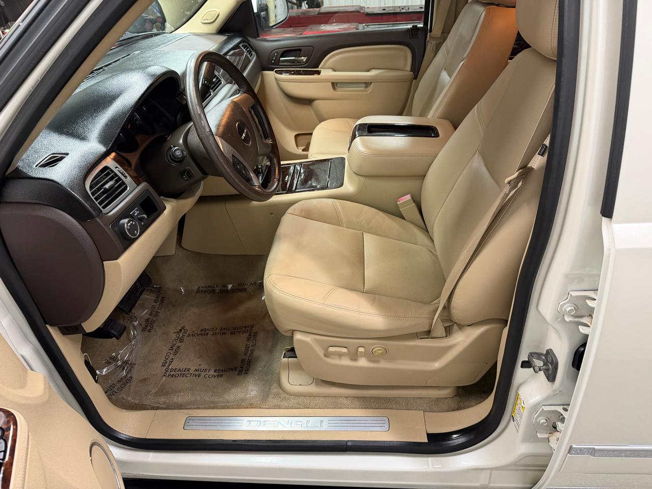 GMC Yukon Denali XL 4WD 2013