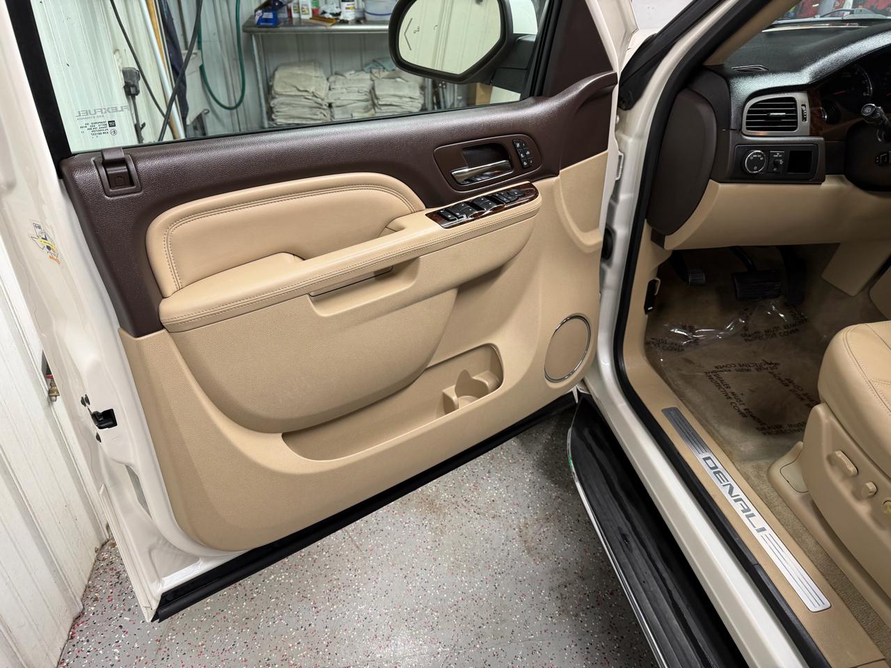 GMC Yukon Denali XL 4WD 2013