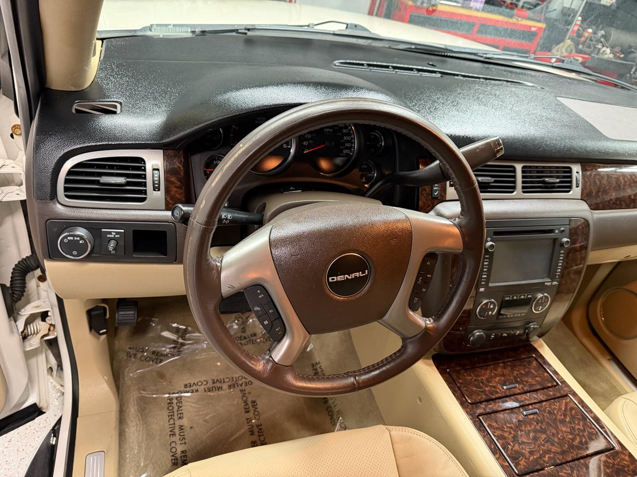 GMC Yukon Denali XL 4WD 2013