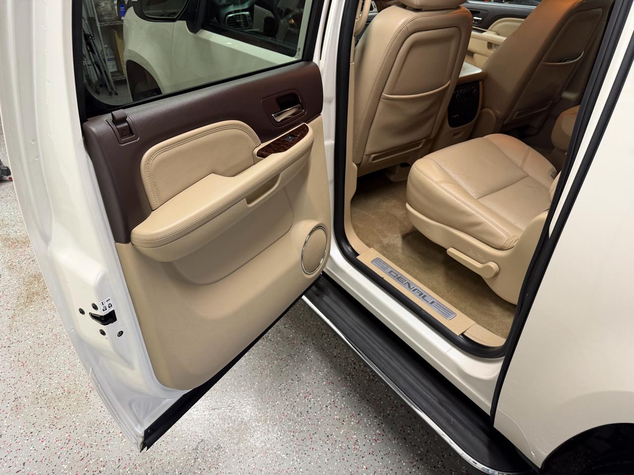 GMC Yukon Denali XL 4WD 2013