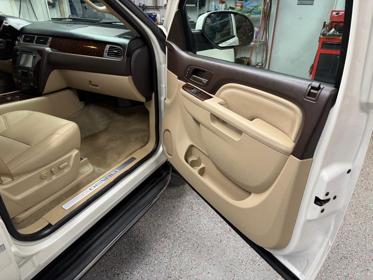 GMC Yukon Denali XL 4WD 2013