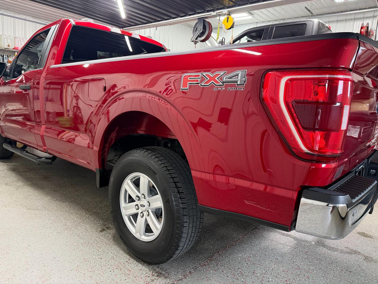 Ford F-150 4WD Reg Cab 145" XLT 2021