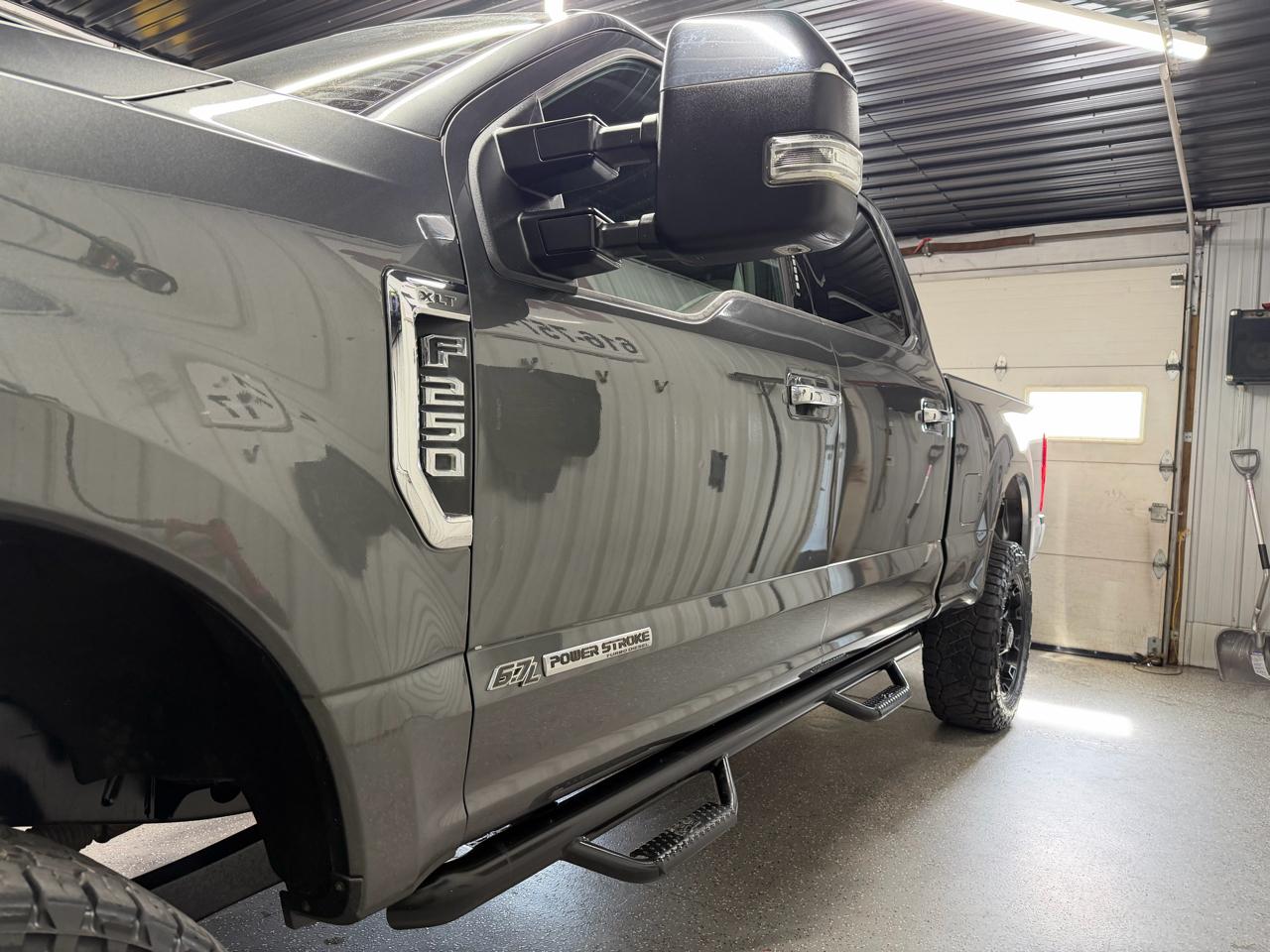 Ford F-250 SD XLT Crew Cab 4WD 2018