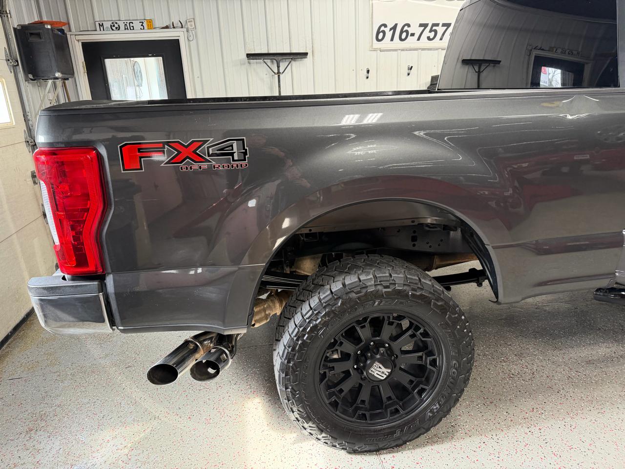 Ford F-250 SD XLT Crew Cab 4WD 2018