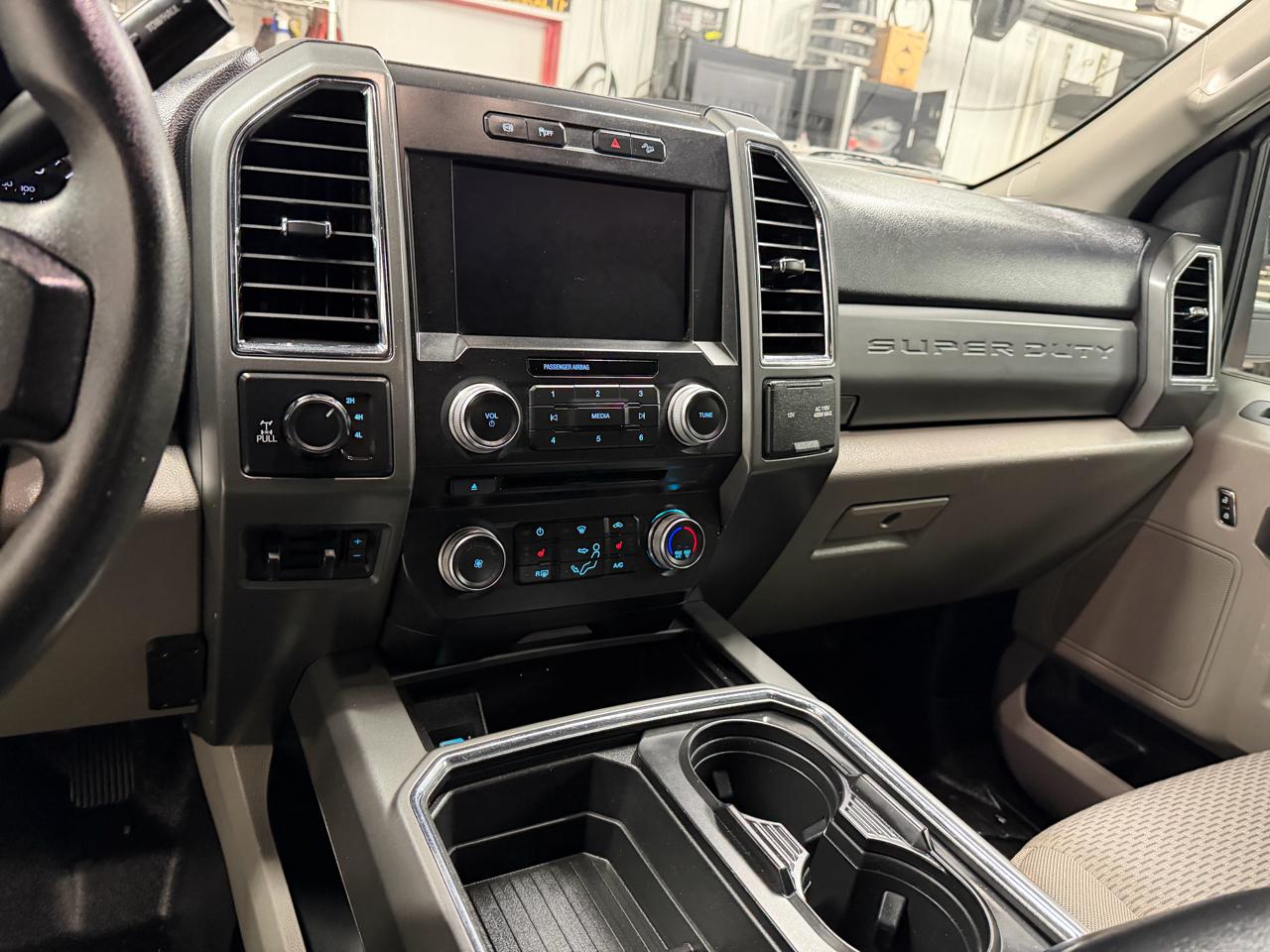 Ford F-250 SD XLT Crew Cab 4WD 2018