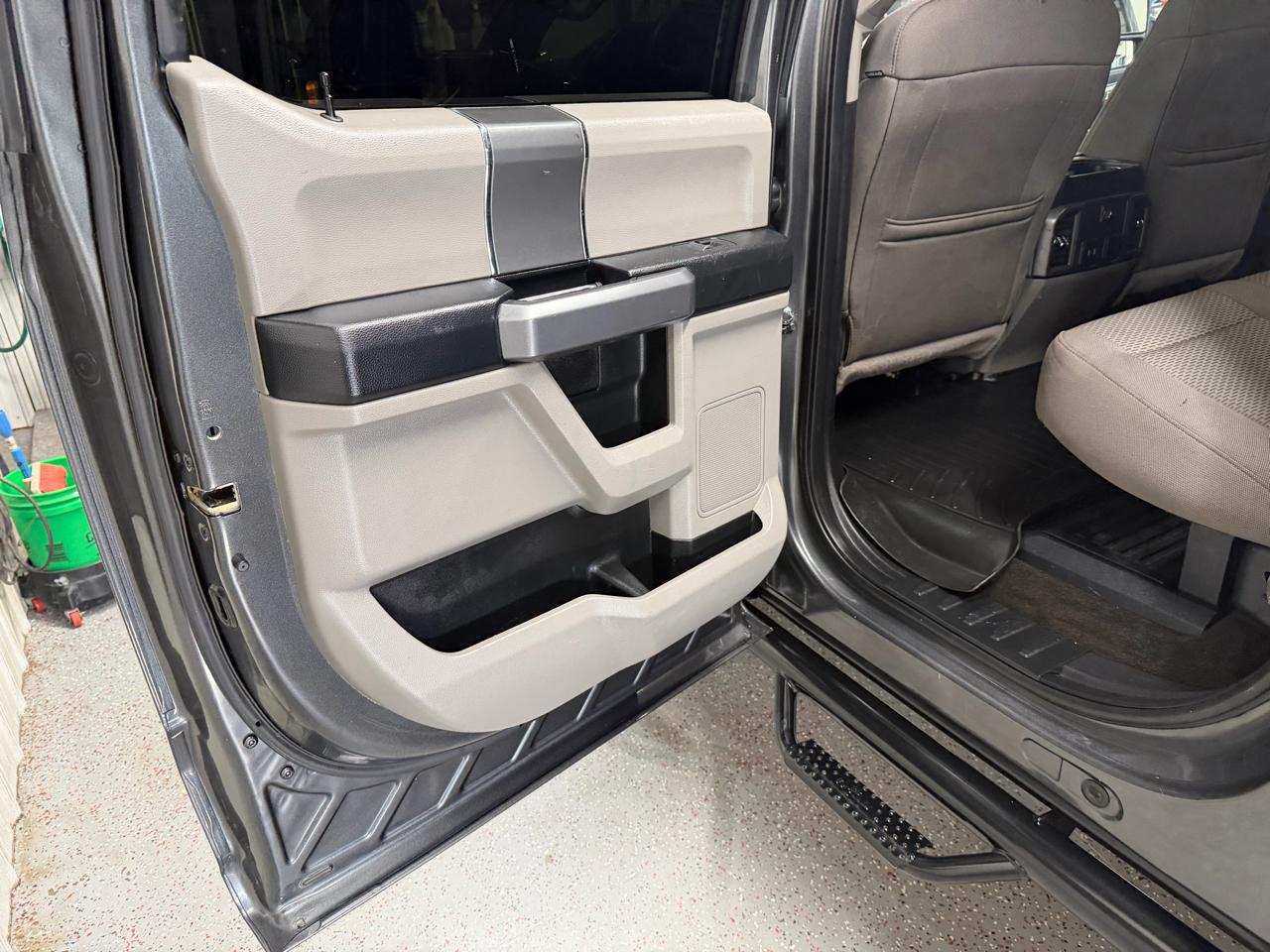 Ford F-250 SD XLT Crew Cab 4WD 2018