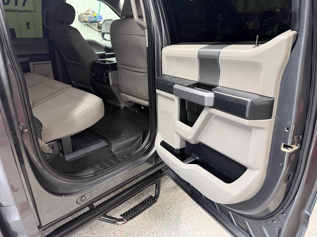 Ford F-250 SD XLT Crew Cab 4WD 2018