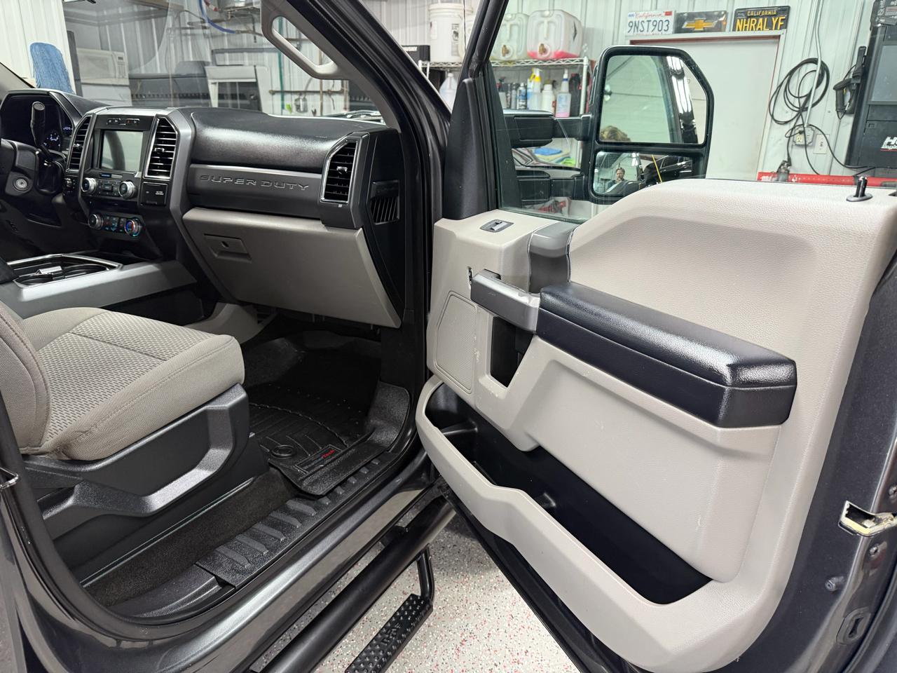 Ford F-250 SD XLT Crew Cab 4WD 2018