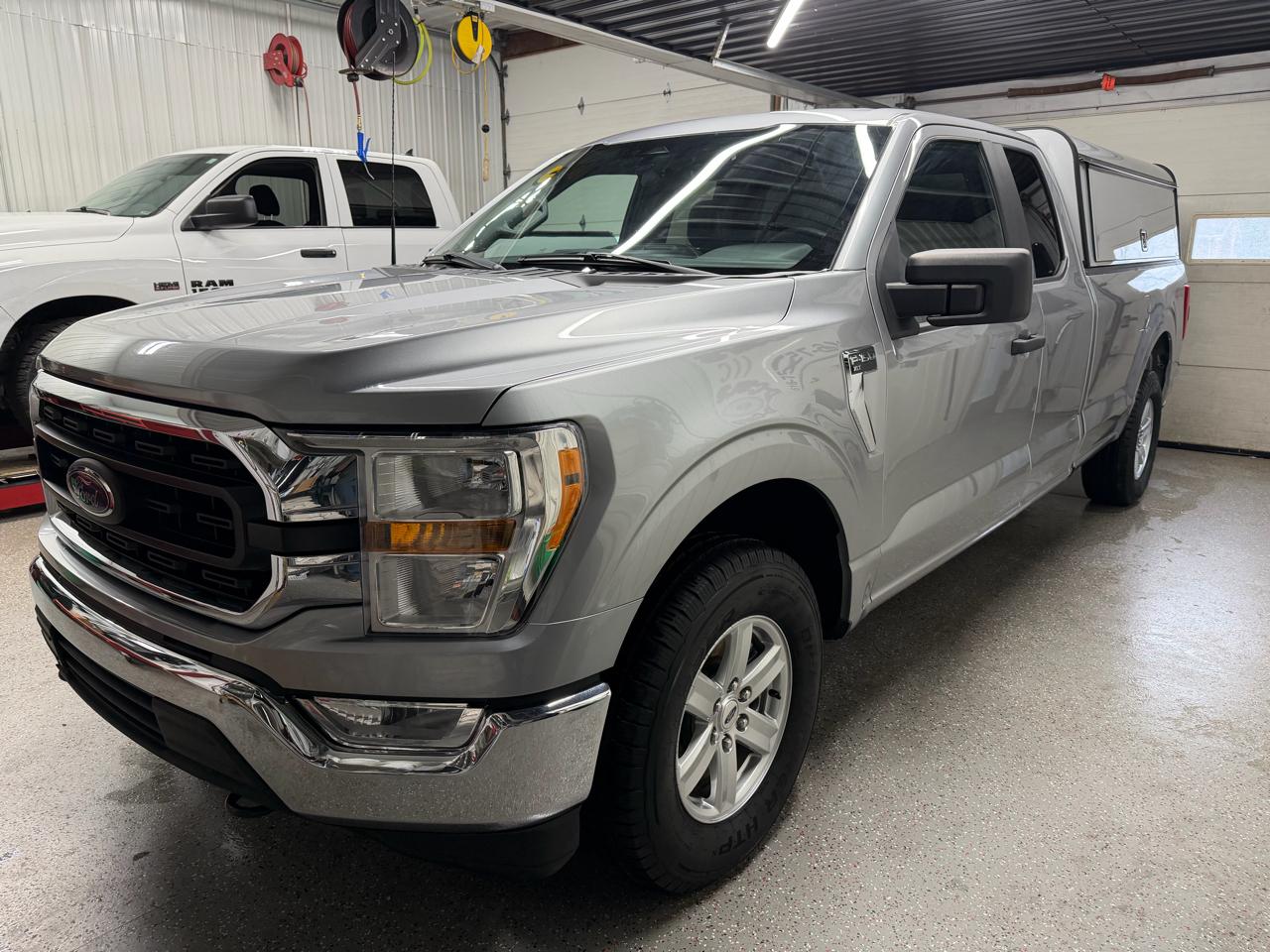 Ford F-150 4WD SuperCab 163" XLT w/Mid-Box Prep 2022