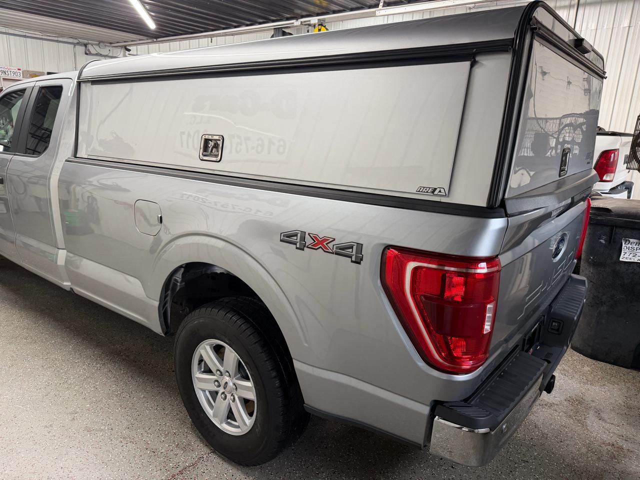 Ford F-150 4WD SuperCab 163" XLT w/Mid-Box Prep 2022