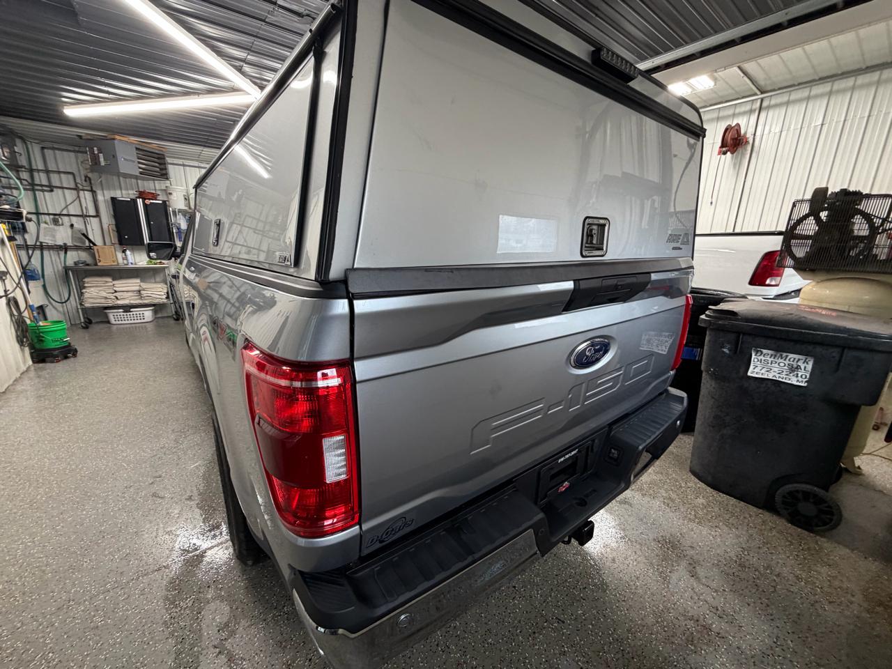 Ford F-150 4WD SuperCab 163" XLT w/Mid-Box Prep 2022