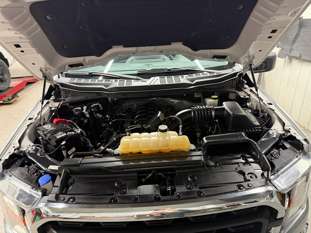 Ford F-150 4WD SuperCab 163" XLT w/Mid-Box Prep 2022