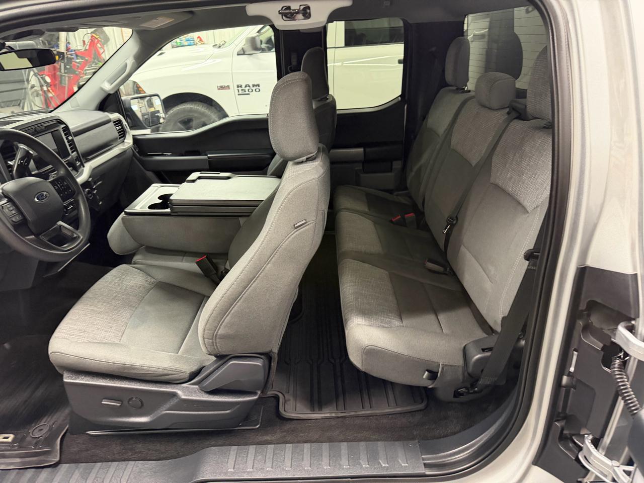 Ford F-150 4WD SuperCab 163" XLT w/Mid-Box Prep 2022