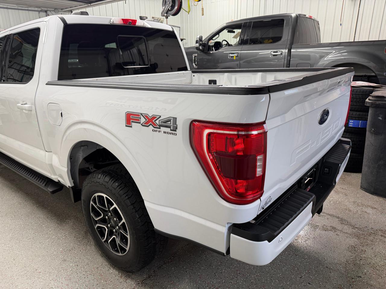 Ford F-150 4WD SuperCrew 145" XLT 2021