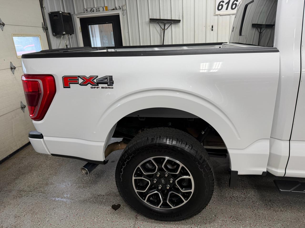 Ford F-150 4WD SuperCrew 145" XLT 2021