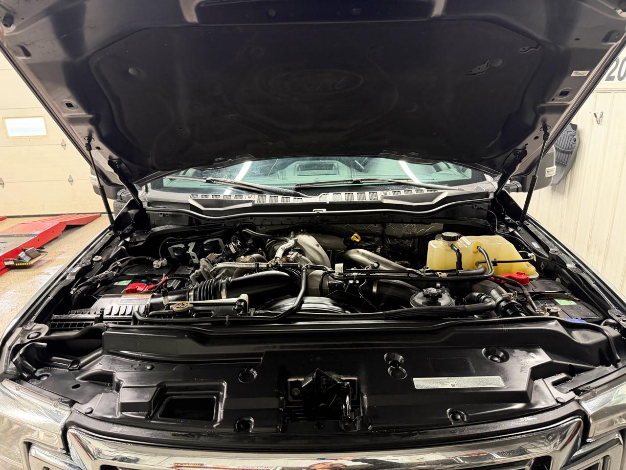 Ford F-350 SD Lariat SuperCab 4WD DRW 2022