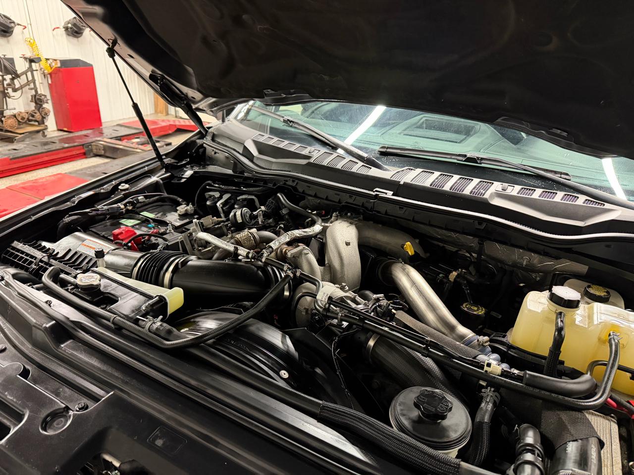 Ford F-350 SD Lariat SuperCab 4WD DRW 2022