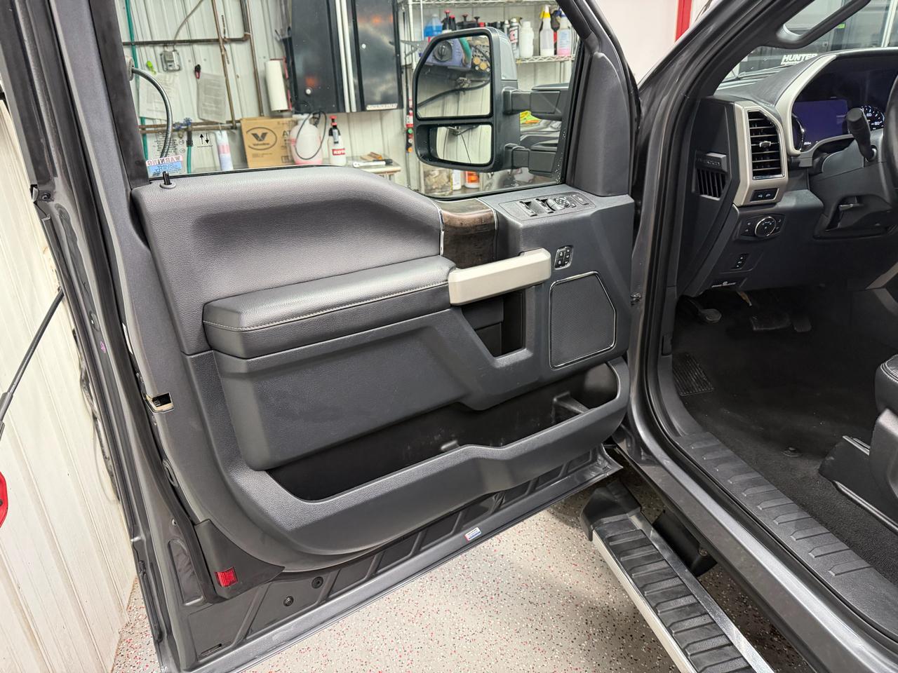 Ford F-350 SD Lariat SuperCab 4WD DRW 2022