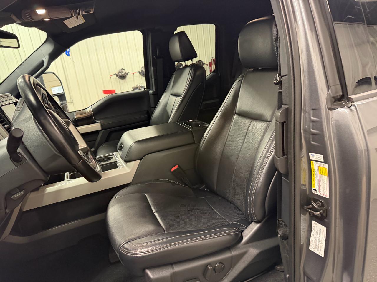 Ford F-350 SD Lariat SuperCab 4WD DRW 2022