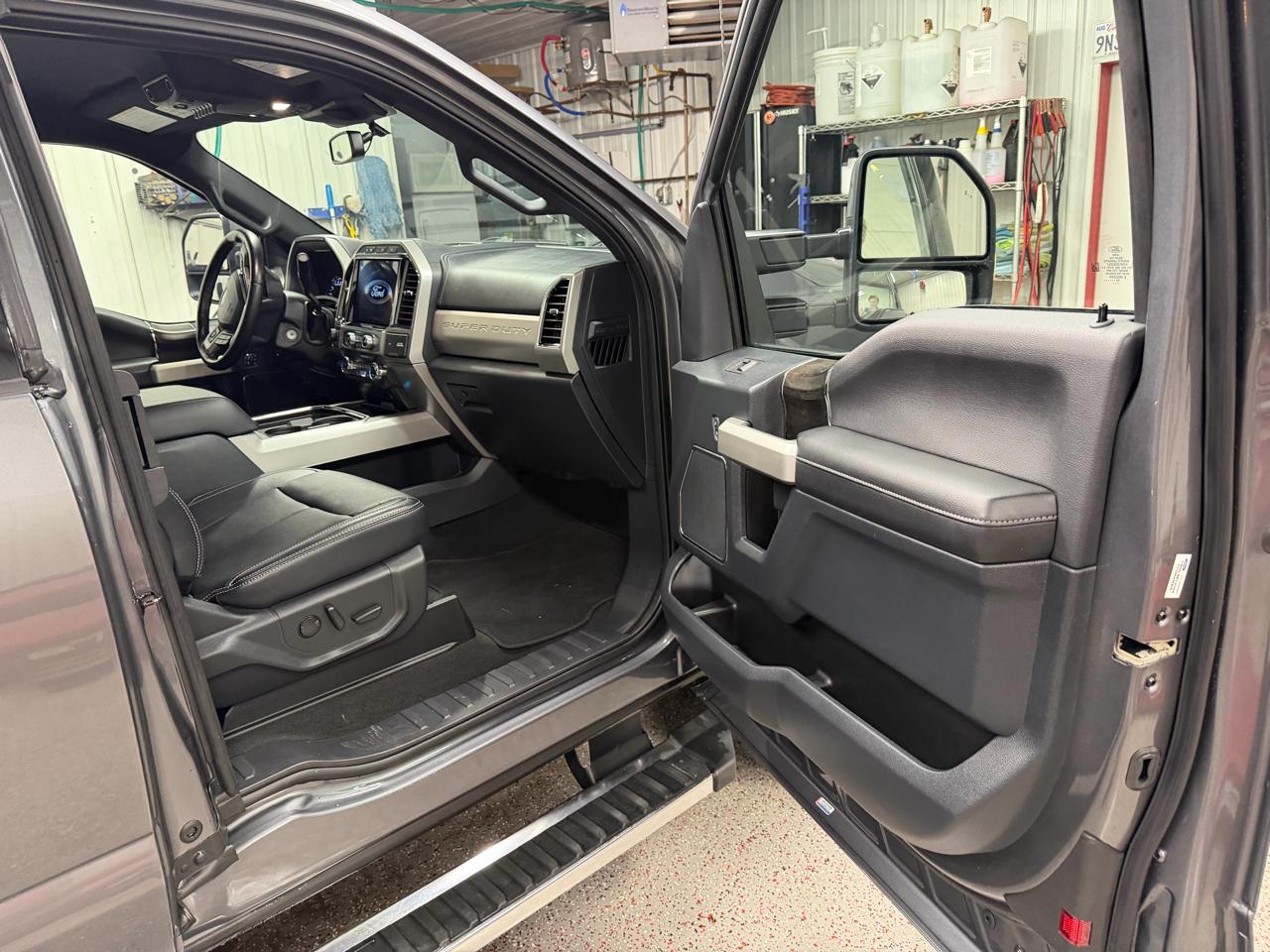 Ford F-350 SD Lariat SuperCab 4WD DRW 2022