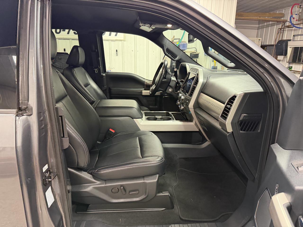 Ford F-350 SD Lariat SuperCab 4WD DRW 2022