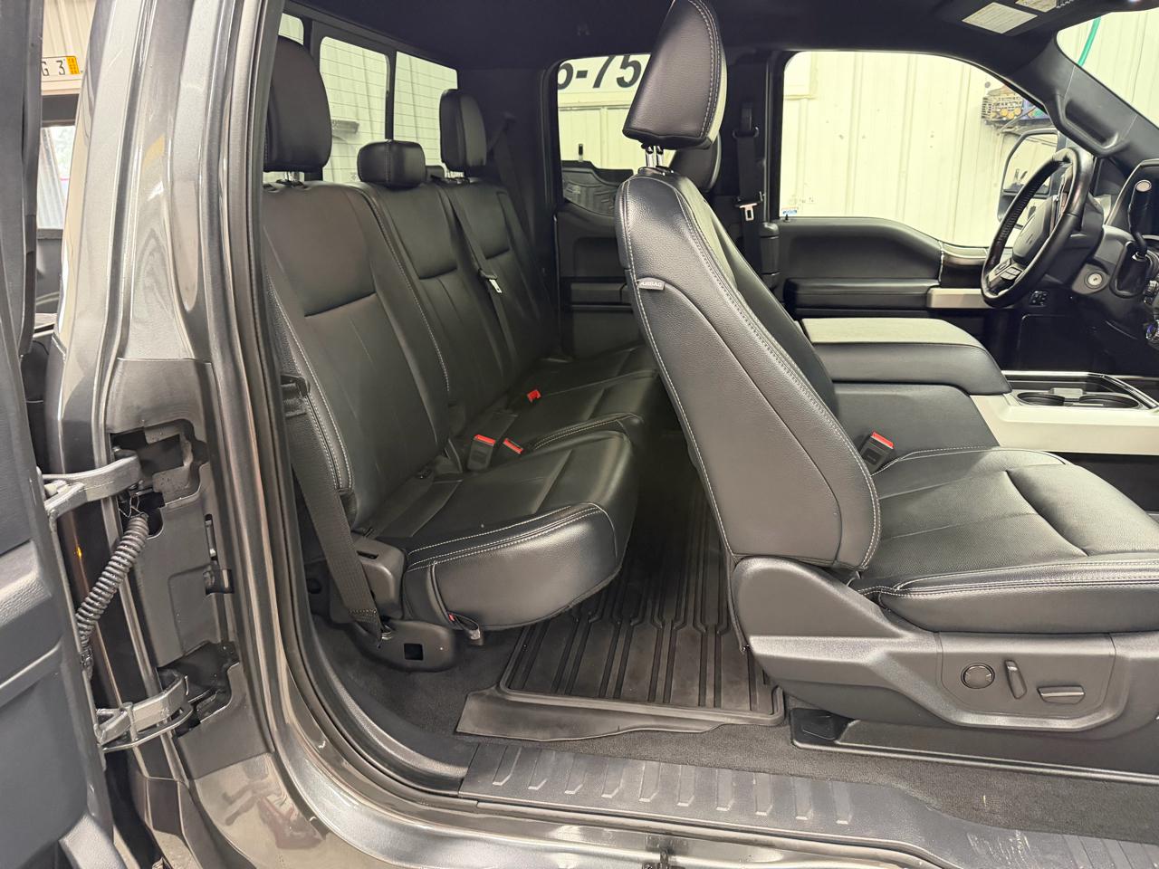 Ford F-350 SD Lariat SuperCab 4WD DRW 2022