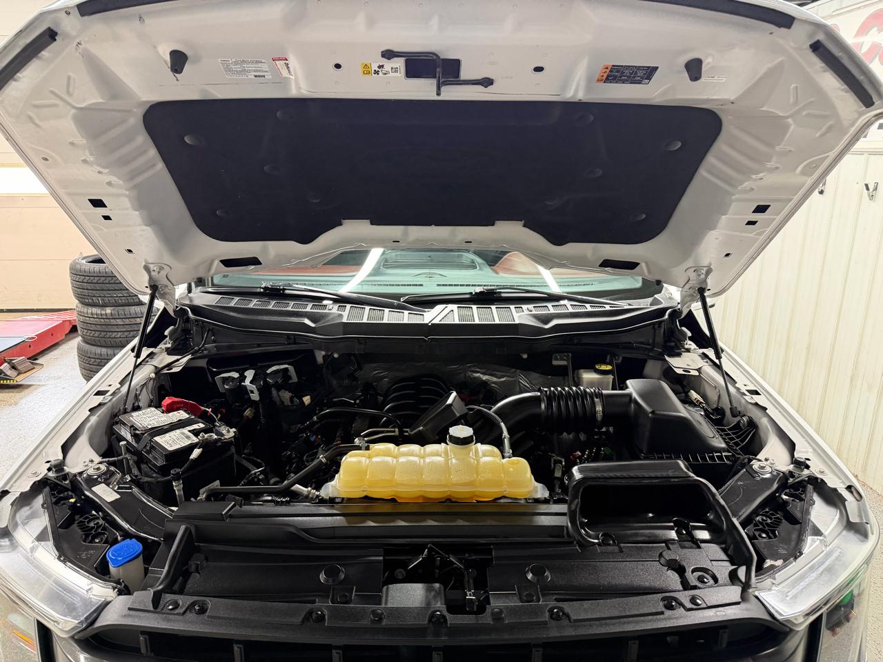 Ford F-150 4WD SuperCrew 145" Lariat 2021