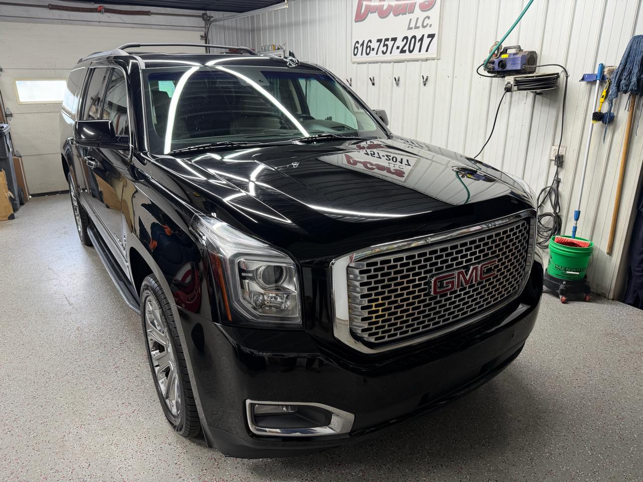 GMC Yukon XL Denali 4WD 2017