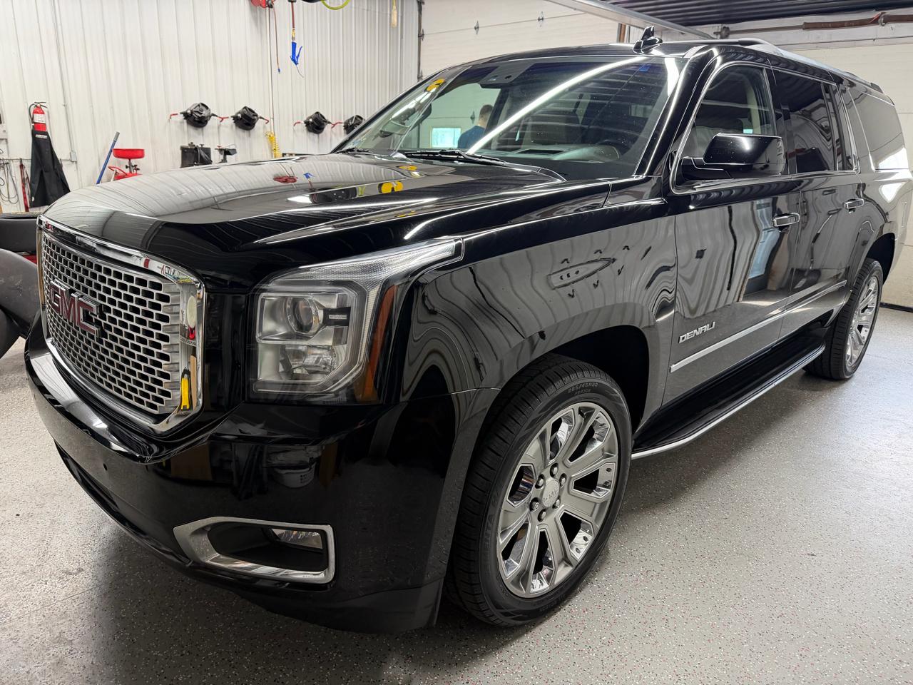 GMC Yukon XL Denali 4WD 2017