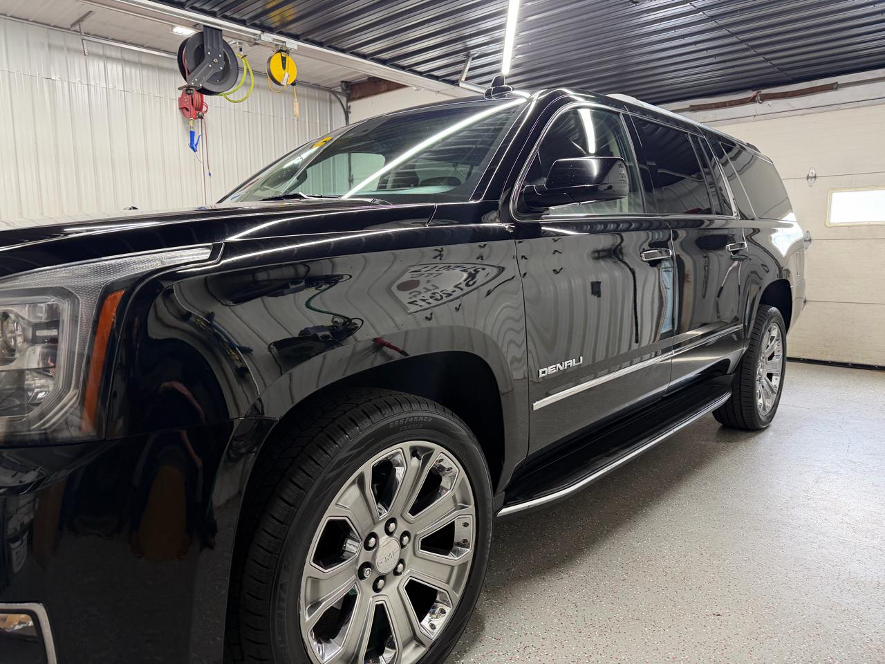 GMC Yukon XL Denali 4WD 2017