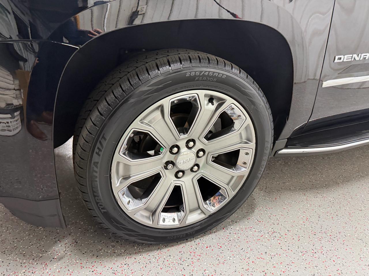 GMC Yukon XL Denali 4WD 2017