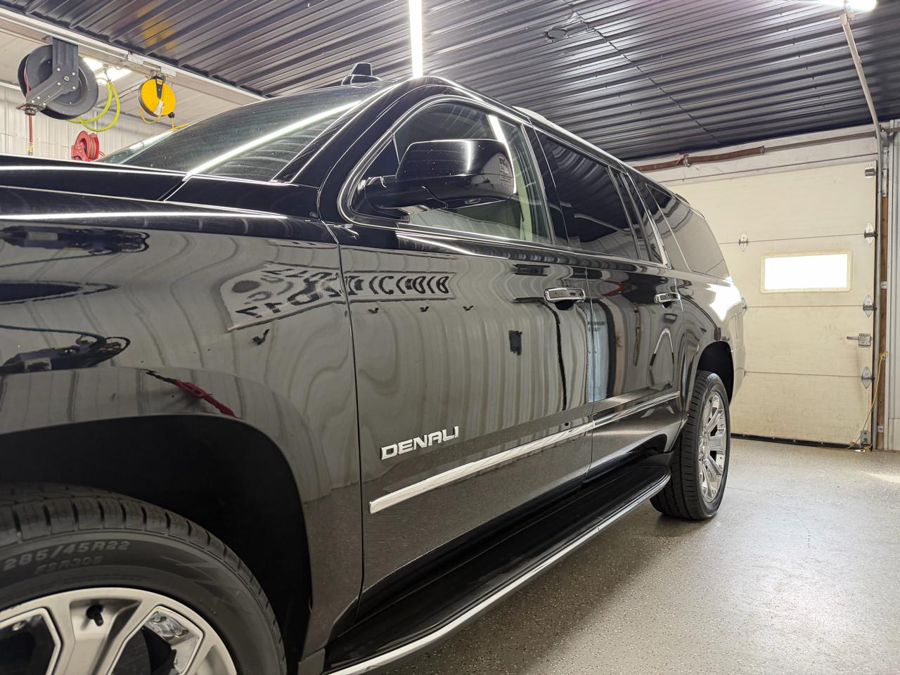 GMC Yukon XL Denali 4WD 2017