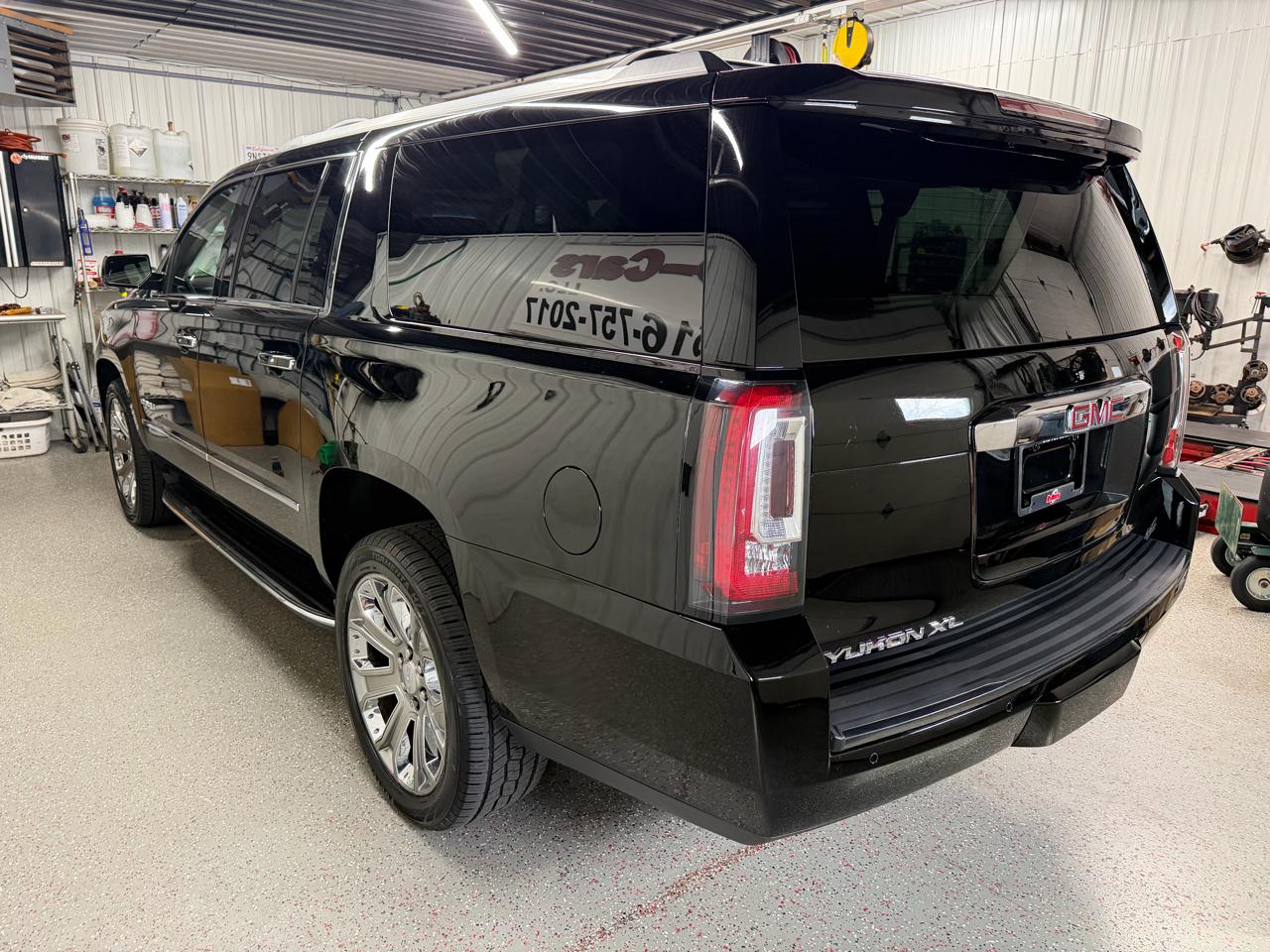 GMC Yukon XL Denali 4WD 2017