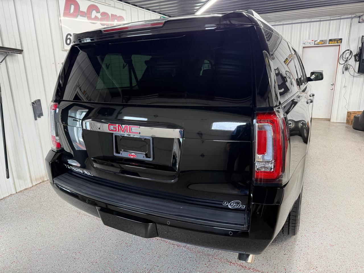 GMC Yukon XL Denali 4WD 2017