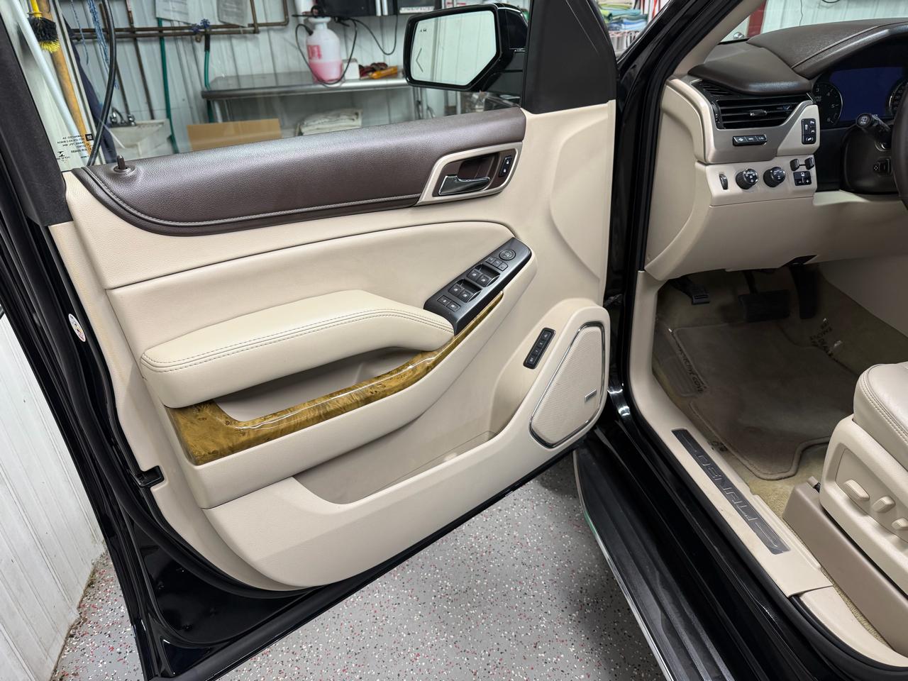 GMC Yukon XL Denali 4WD 2017