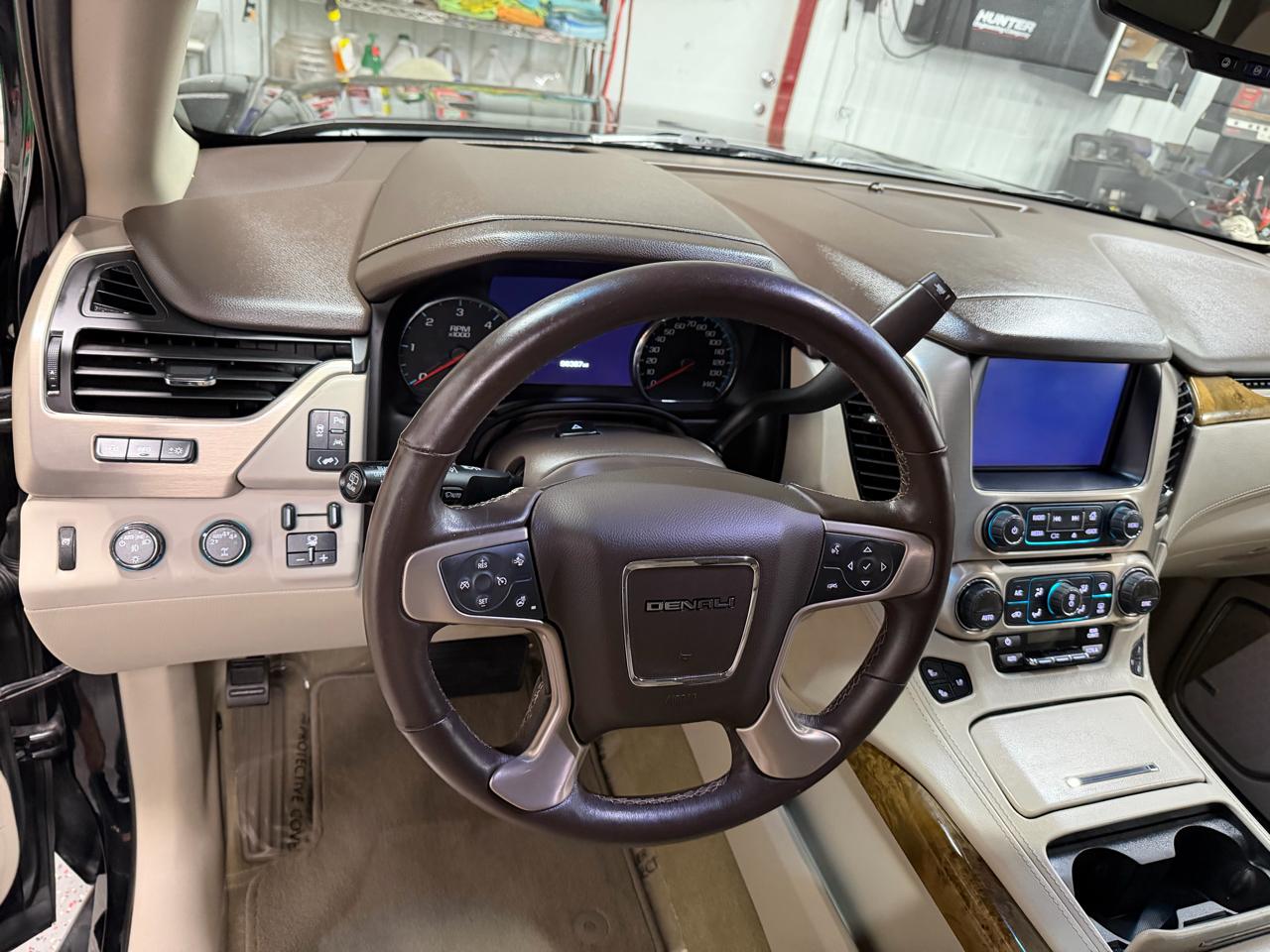 GMC Yukon XL Denali 4WD 2017