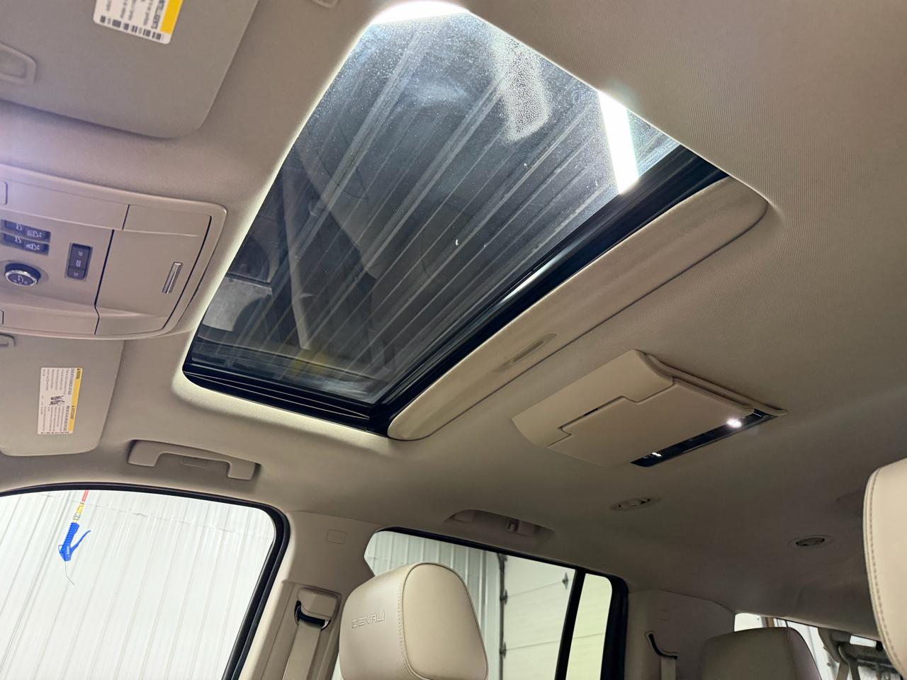 GMC Yukon XL Denali 4WD 2017