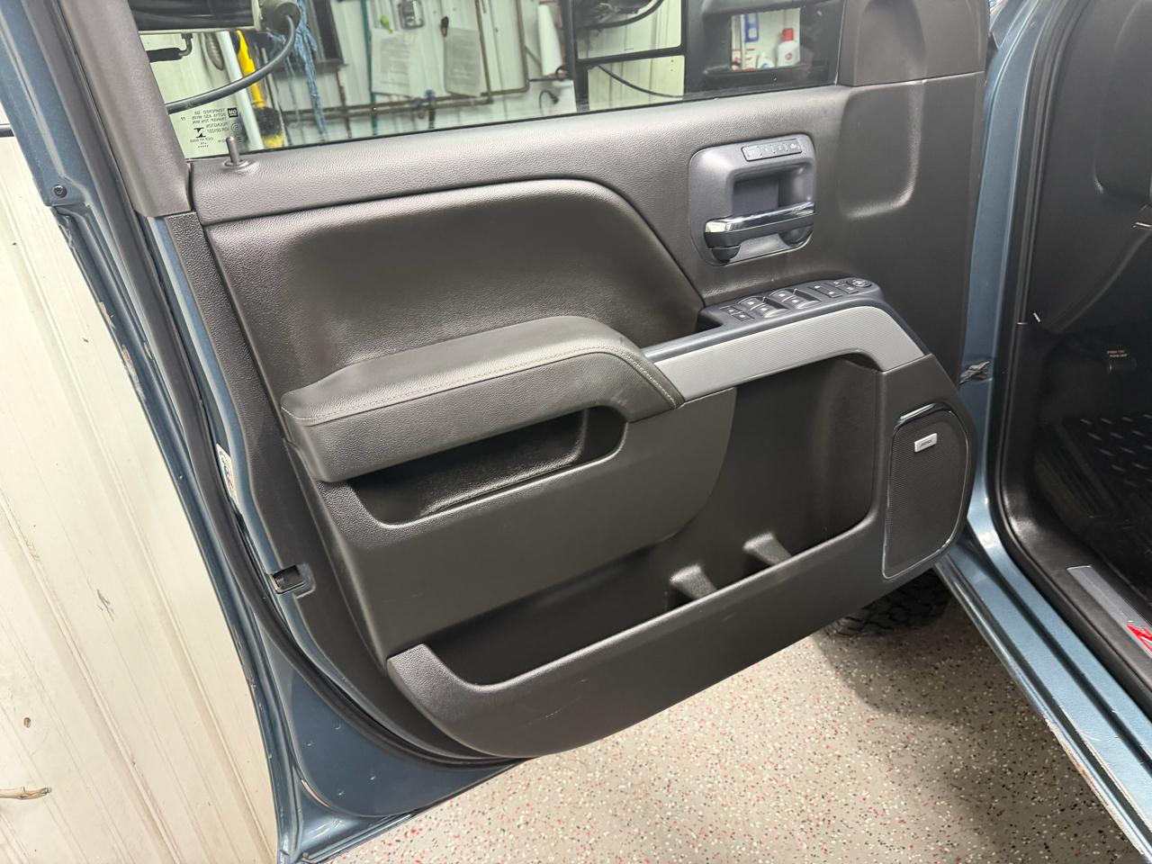 Chevrolet Silverado 2500HD 4WD Crew Cab 159" LTZ 2015