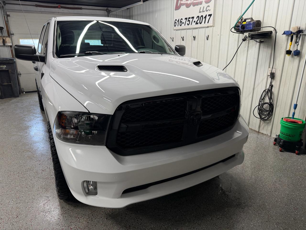 RAM 1500 Classic Express 4x4 Crew Cab 5'7" Box 2019