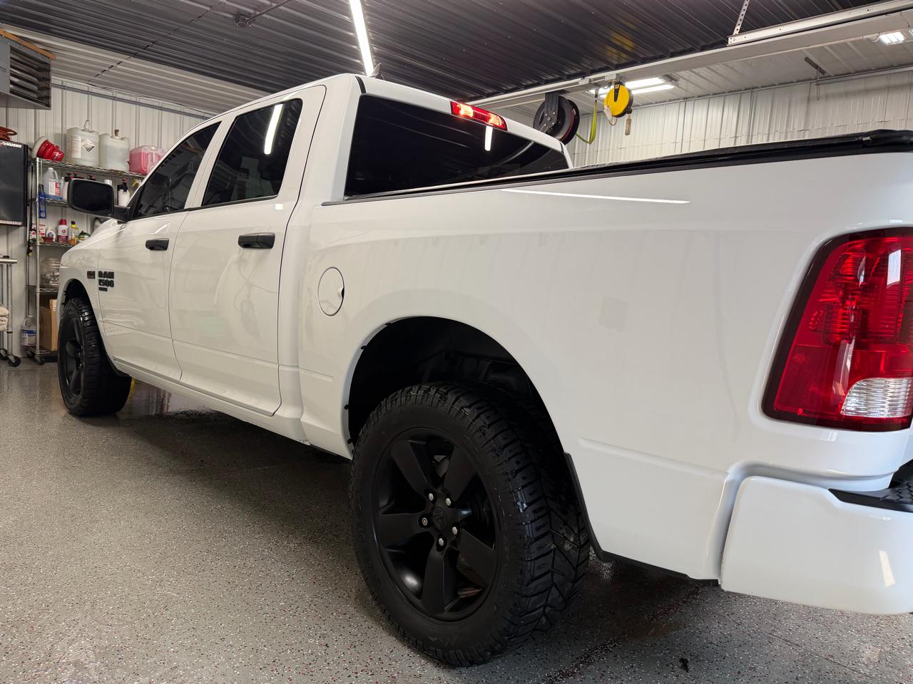 RAM 1500 Classic Express 4x4 Crew Cab 5'7" Box 2019