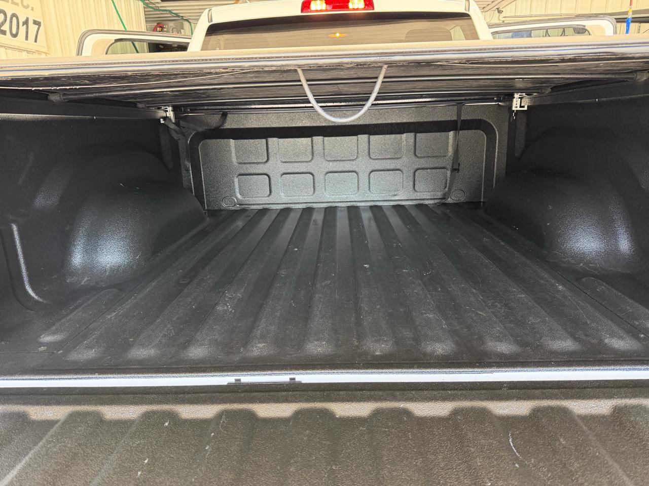 RAM 1500 Classic Express 4x4 Crew Cab 5'7" Box 2019