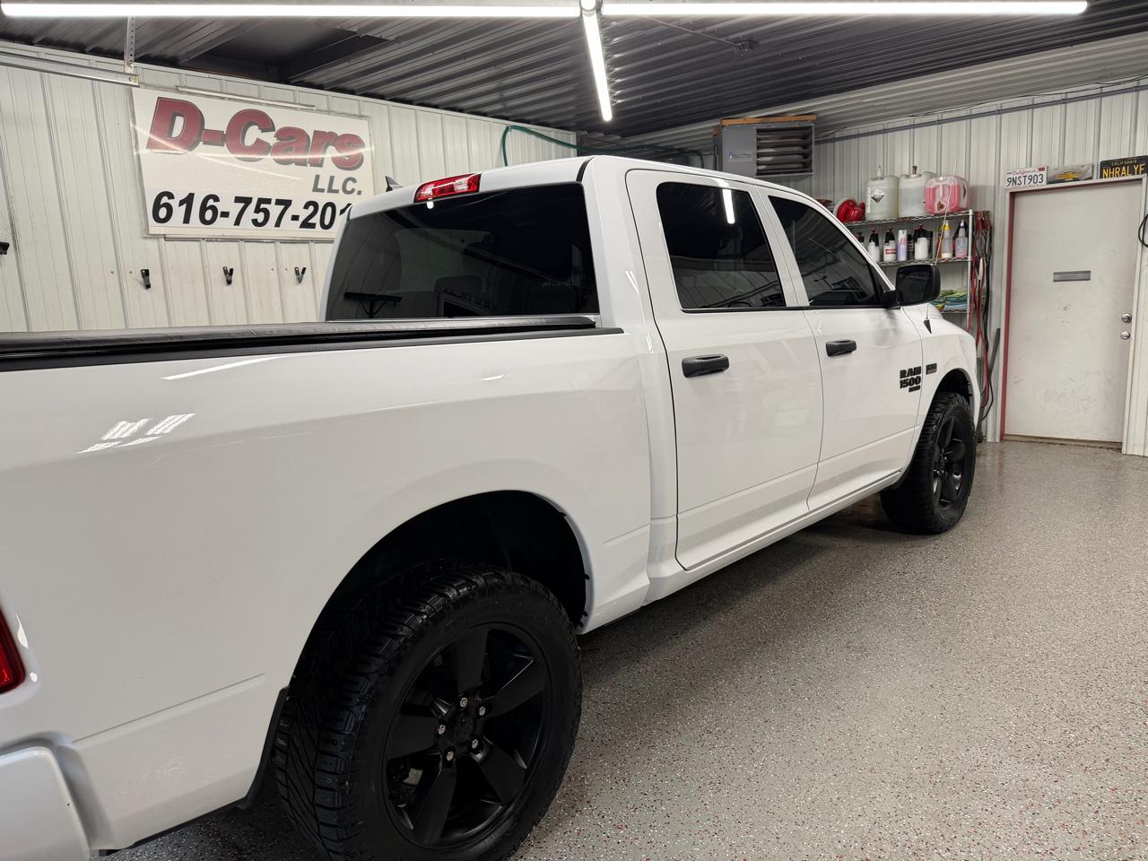 RAM 1500 Classic Express 4x4 Crew Cab 5'7" Box 2019