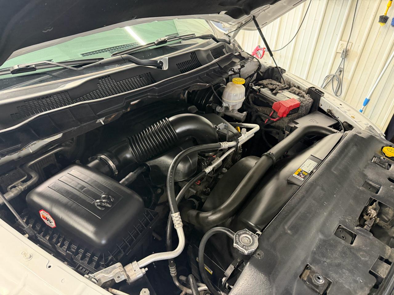 RAM 1500 Classic Express 4x4 Crew Cab 5'7" Box 2019